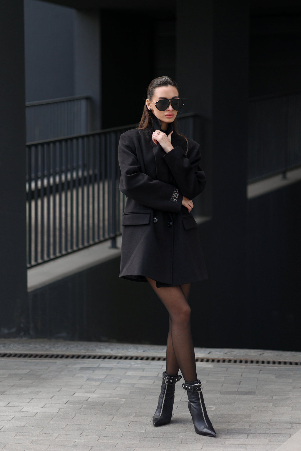Andie Cashmere Wool Blend Blazer in Black