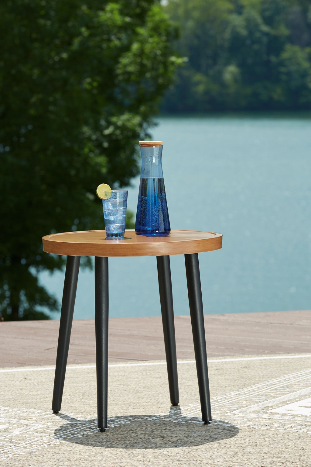 Horizon Hall - Round End Table - Two-tone Brown
