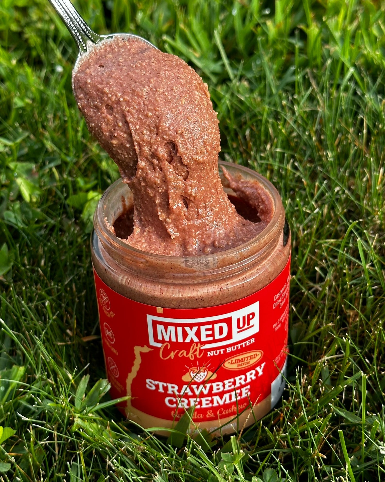 (LIMITED) "Strawberry Creemee" - Vanilla Cashew Butter - 9 oz Glass Jar