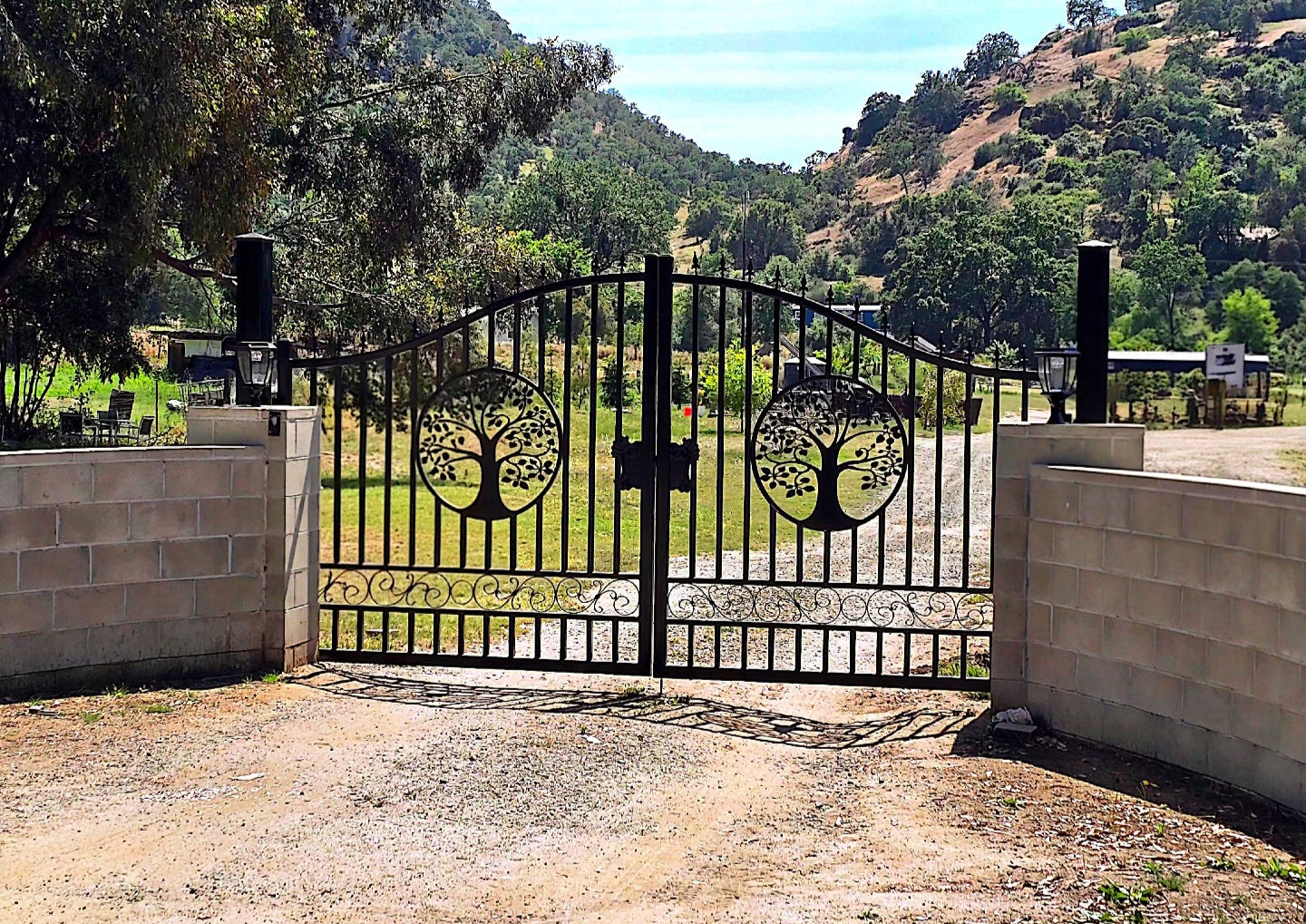 14x8 ft Steel Dual Swing Driveway Gate with Wider Goalposts