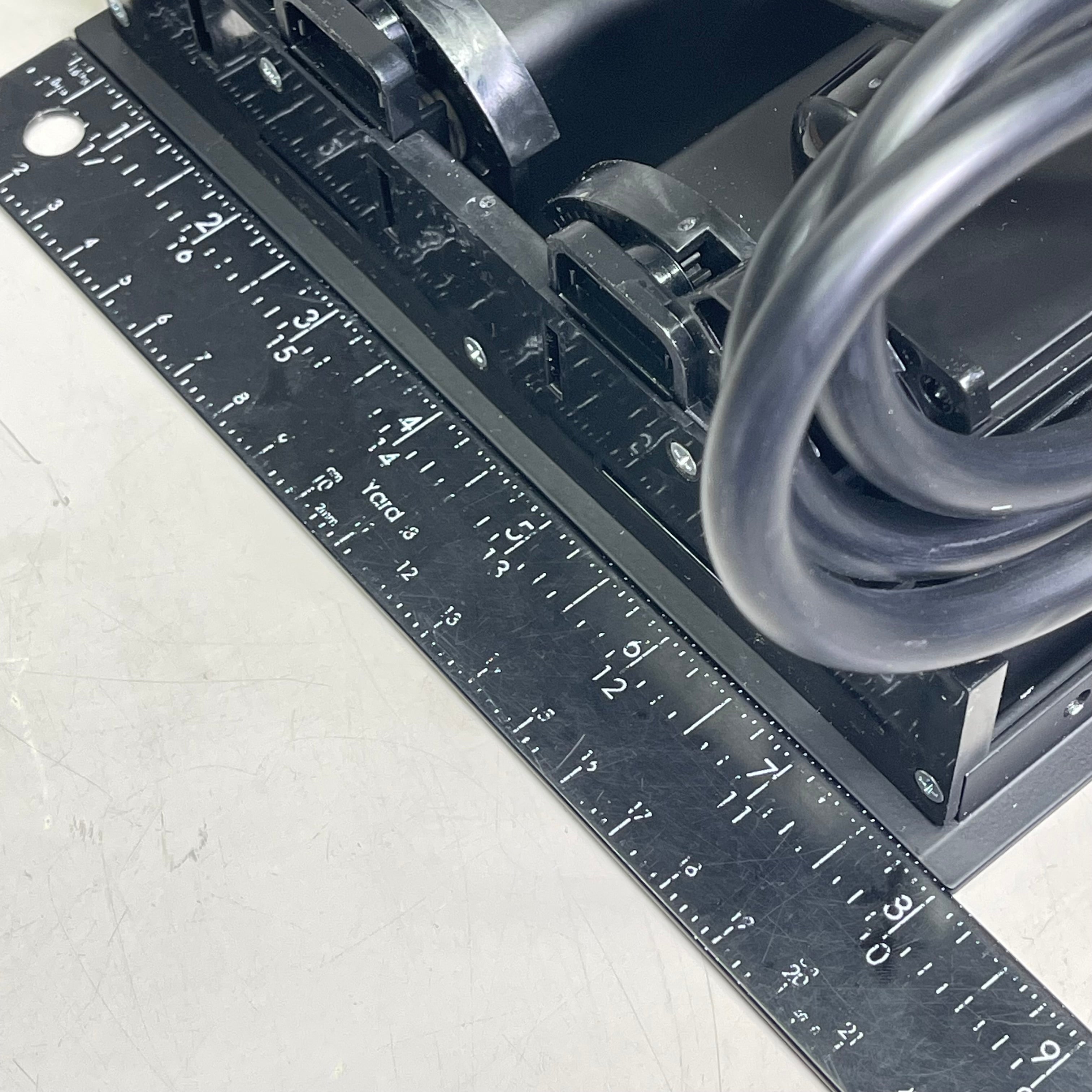 BYRNE Furniture Power Distribution In Surface 4 Outlets BE04076-2X-2-0-Z523-72