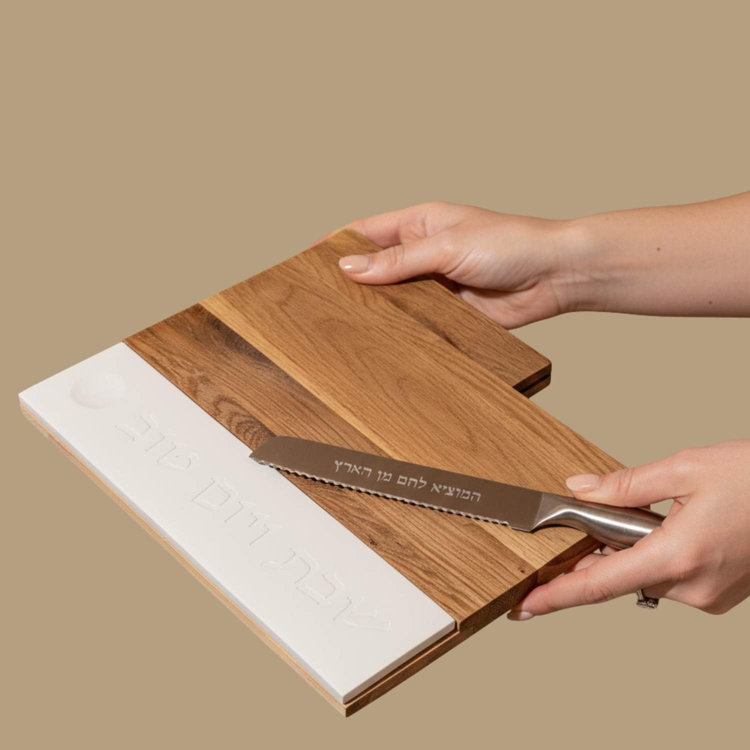 Shabbat challah tray made of high-quality wood with concrete base and knife – Board & Blade series