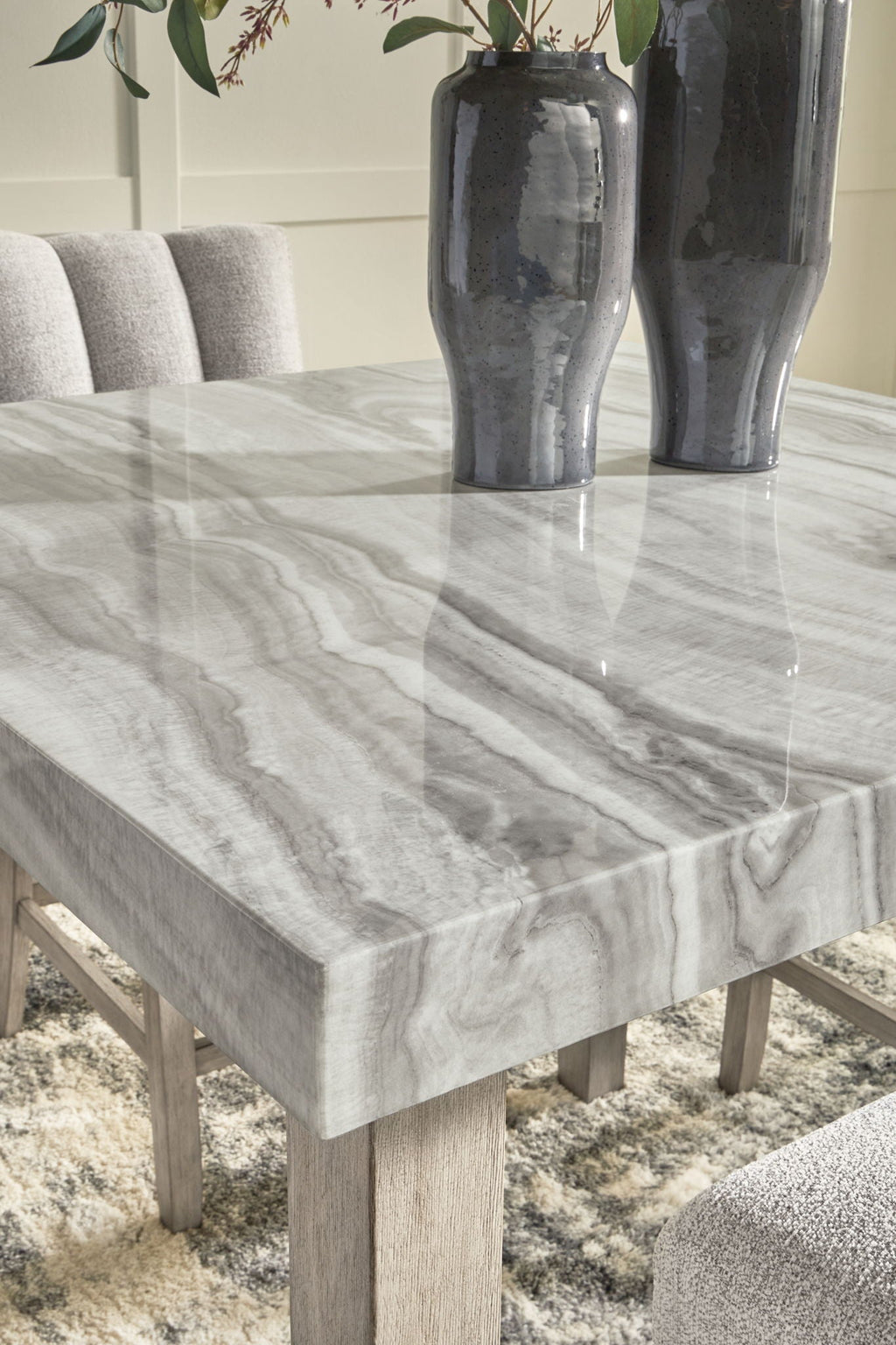 Larawyn - Dining Room Table