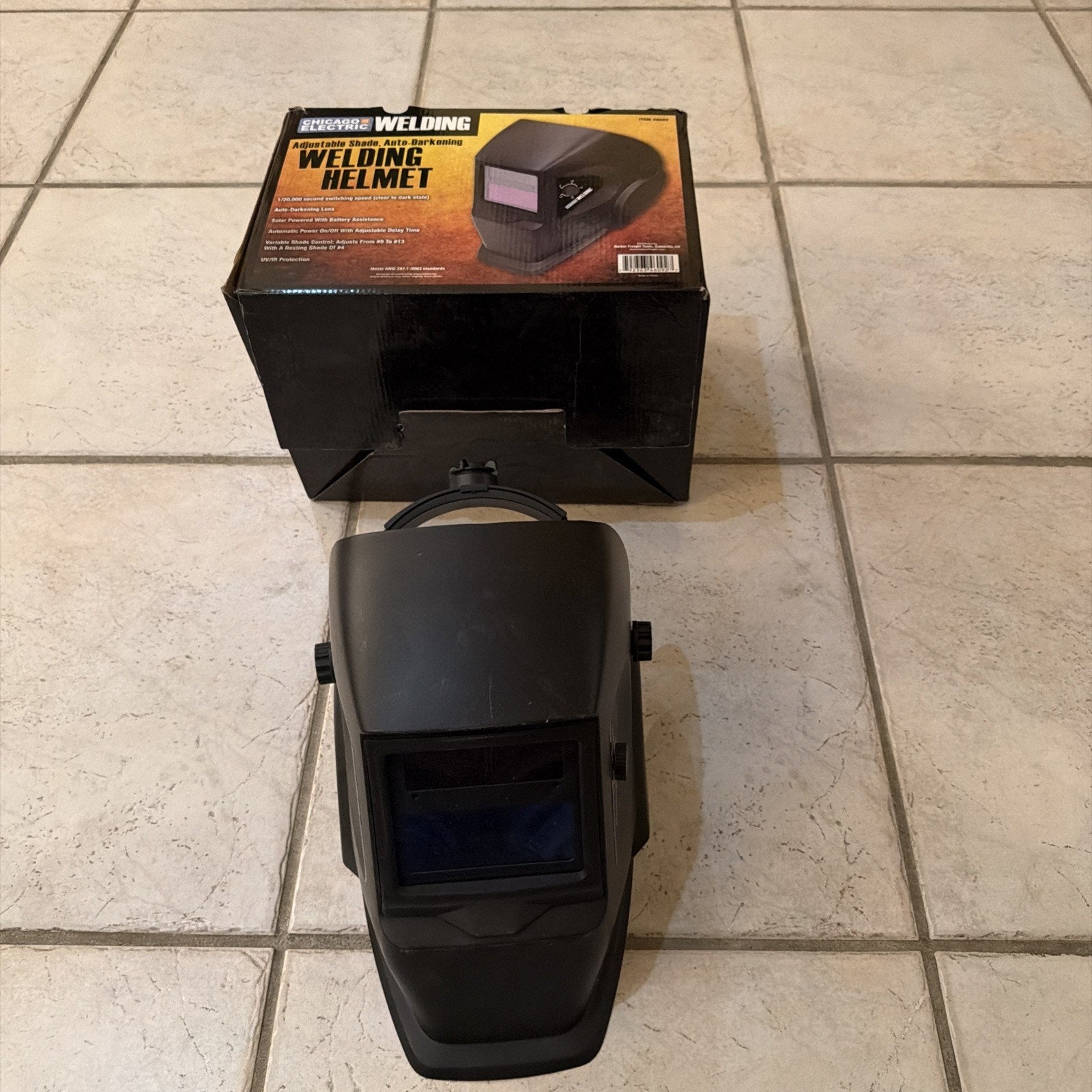 Welding Helmet CHICAGO ELECTRIC Adjustable Shade Auto-Darkening