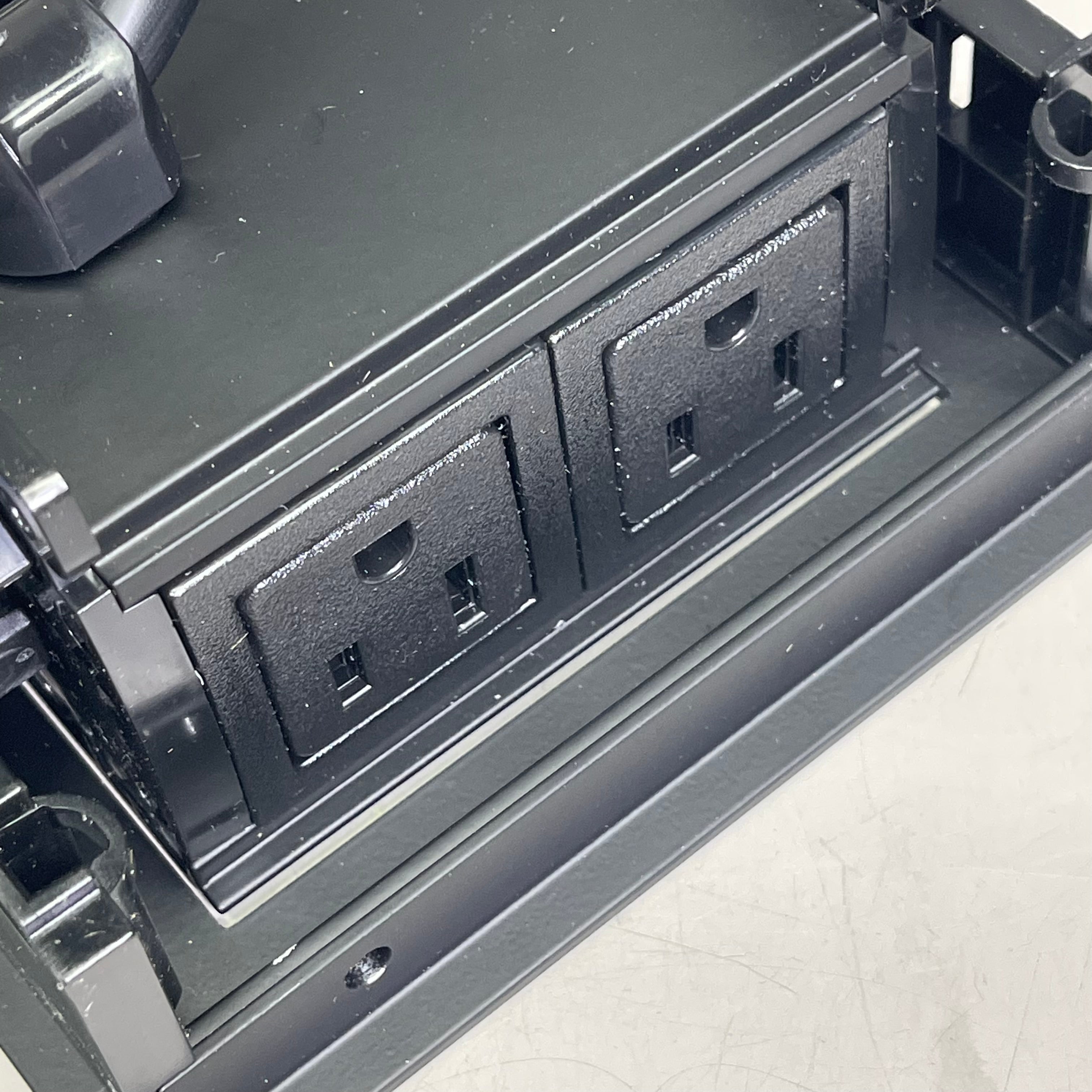 BYRNE Furniture Power Distribution In Surface 4 Outlets BE04076-2X-2-0-Z523-72