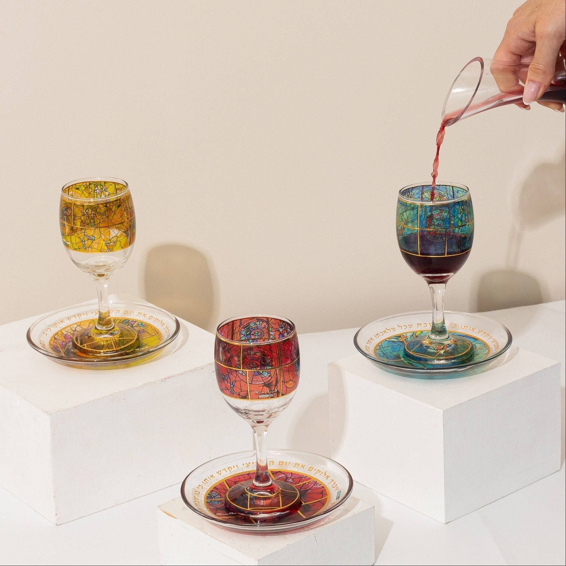 Chagall-Inspired Kiddush Cup with Laser Engraving and Base – Chagall Glass Series
