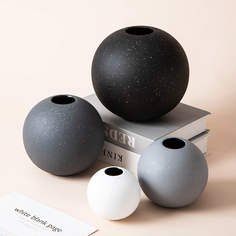Simple Black And White Round Ceramic Vase Light Luxury Decoration