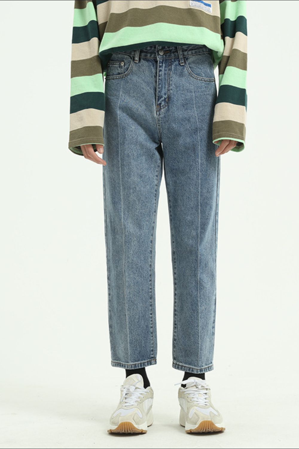 Straight Leg Jeans with Pockets