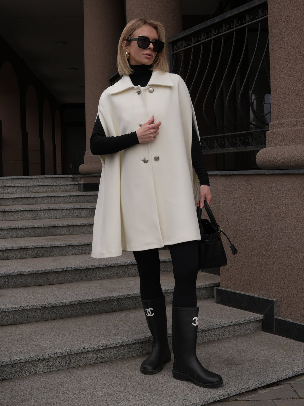 Paris Cashmere Bland Cape in Ivory