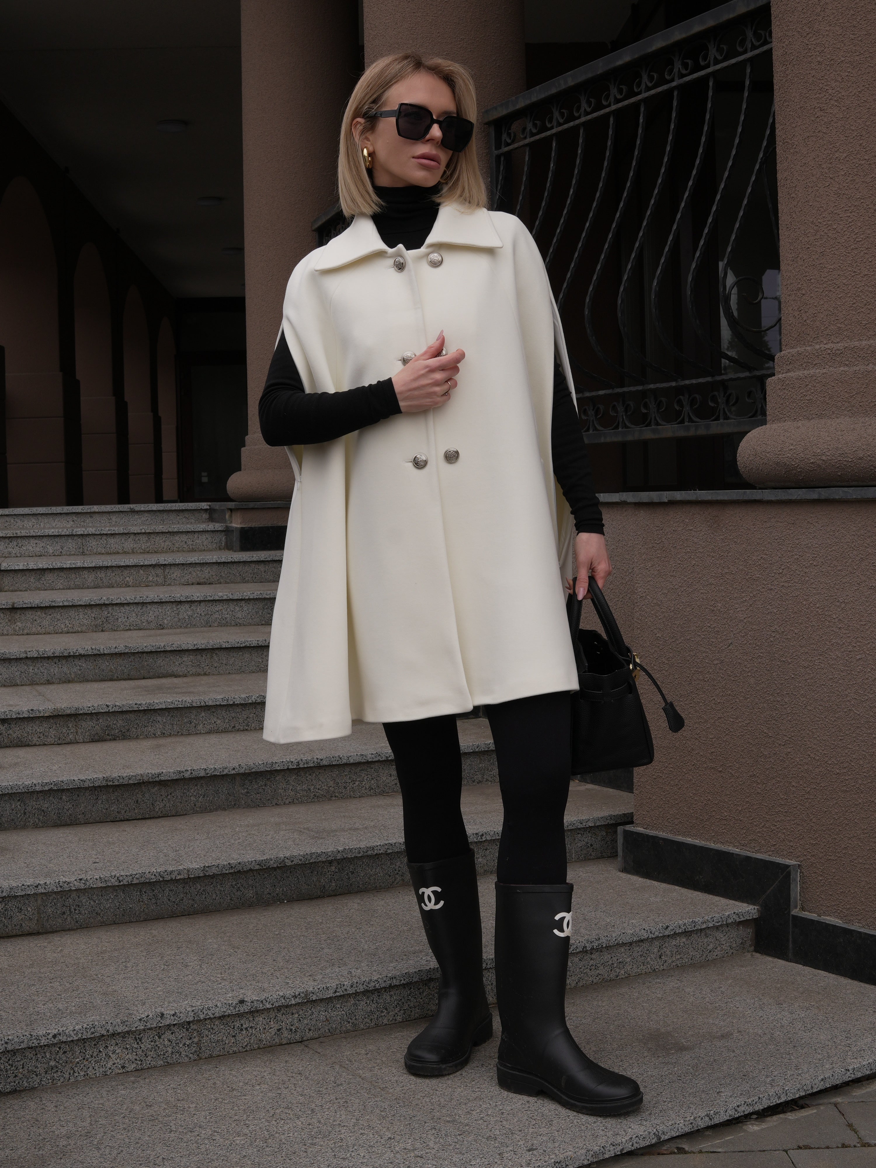 Paris Cashmere Bland Cape in Ivory
