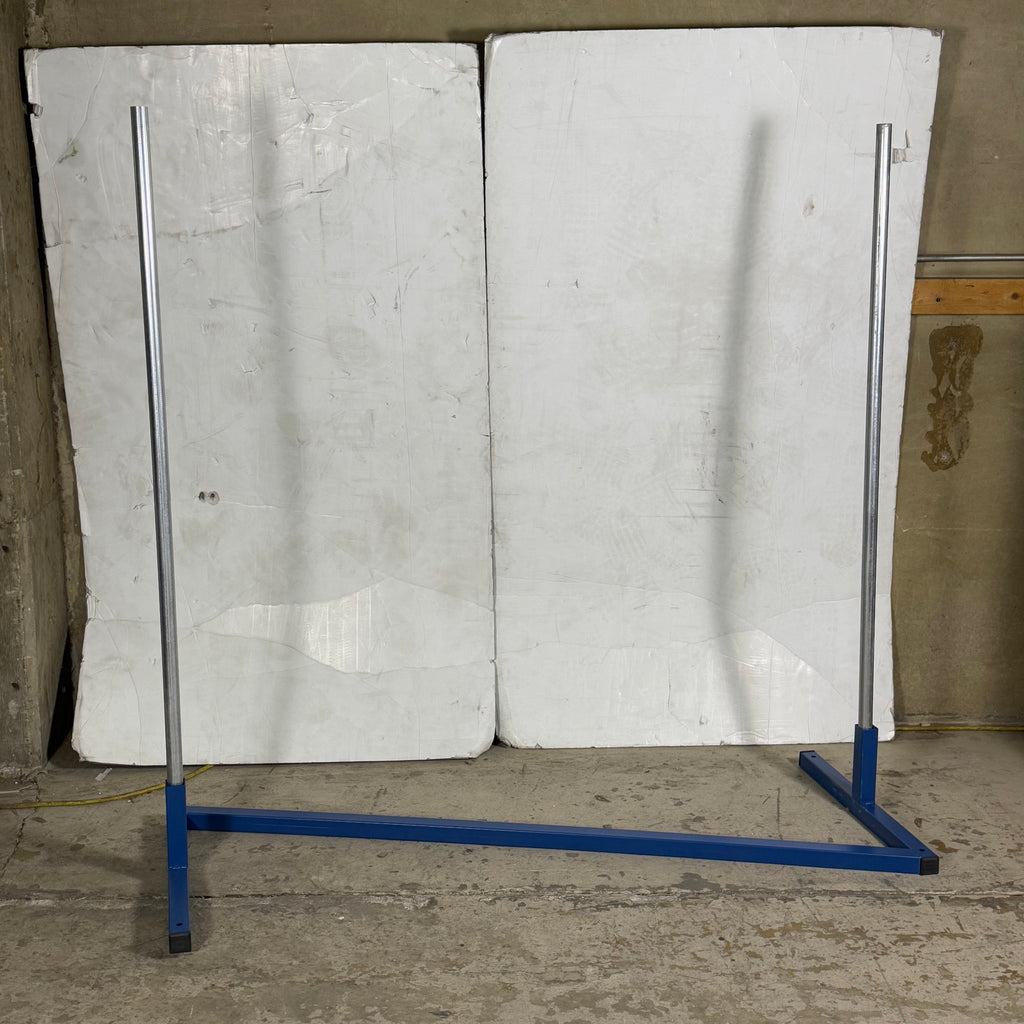 XL Indoor 3D Target Stand Sz 61.5" H x 66.5" L x 23.5" W, Blue/Grey
