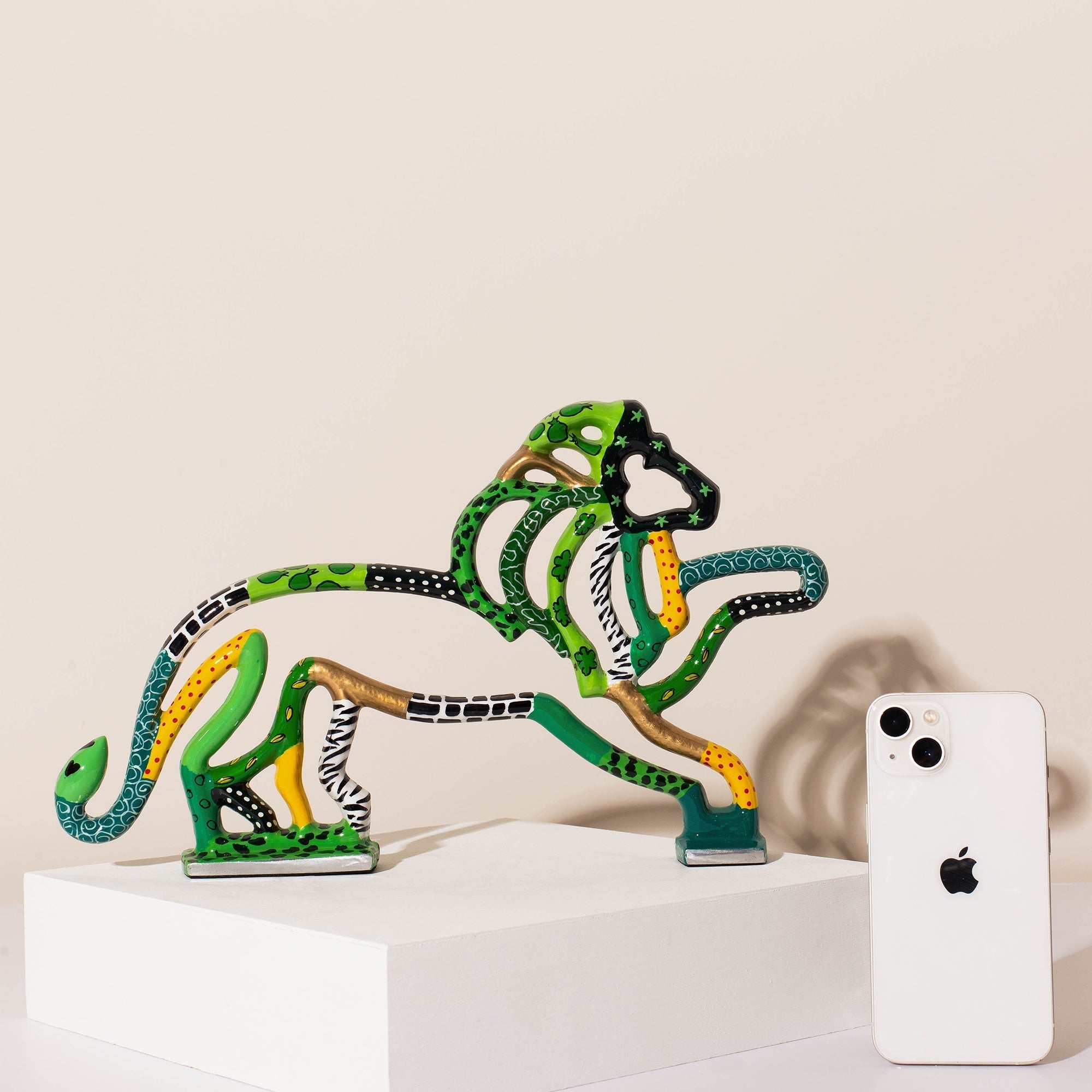 Handcrafted Colorful Lion Sculpture – Modern Aluminum Design – Leo Series