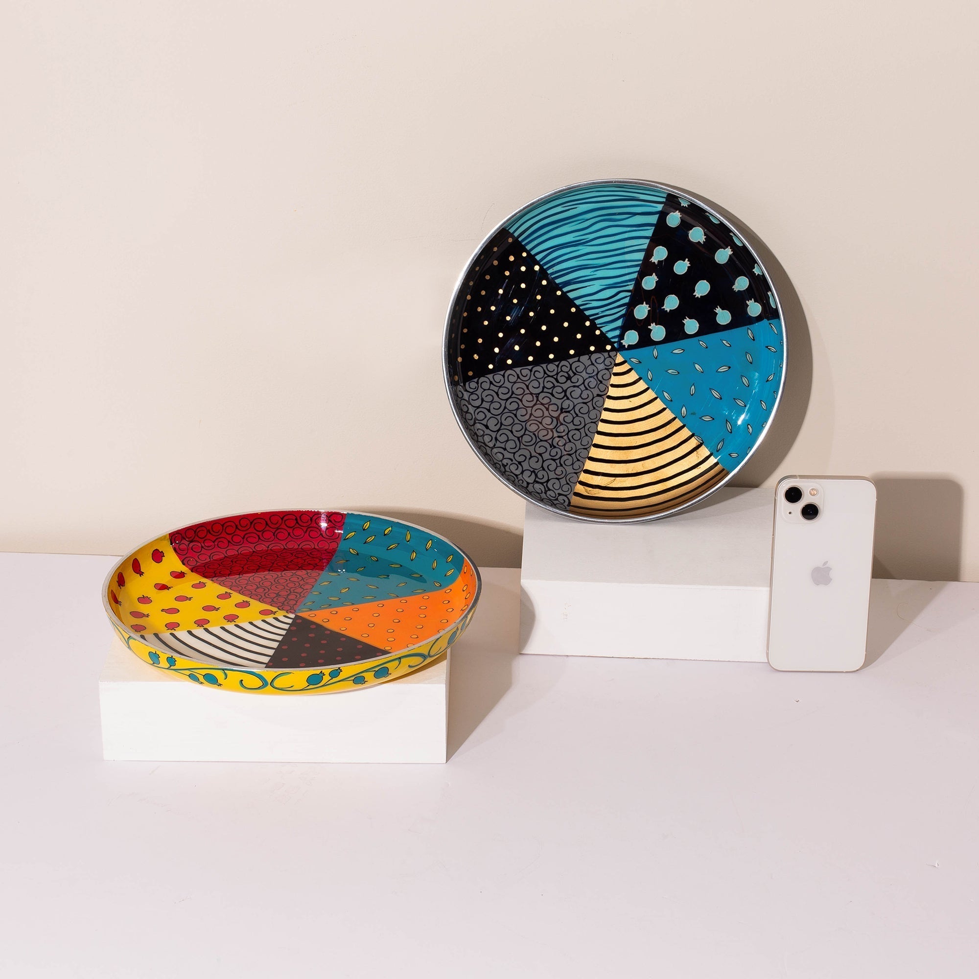 Modern Artistic Serving Bowl – Hand-Painted Aluminum – Baza Series