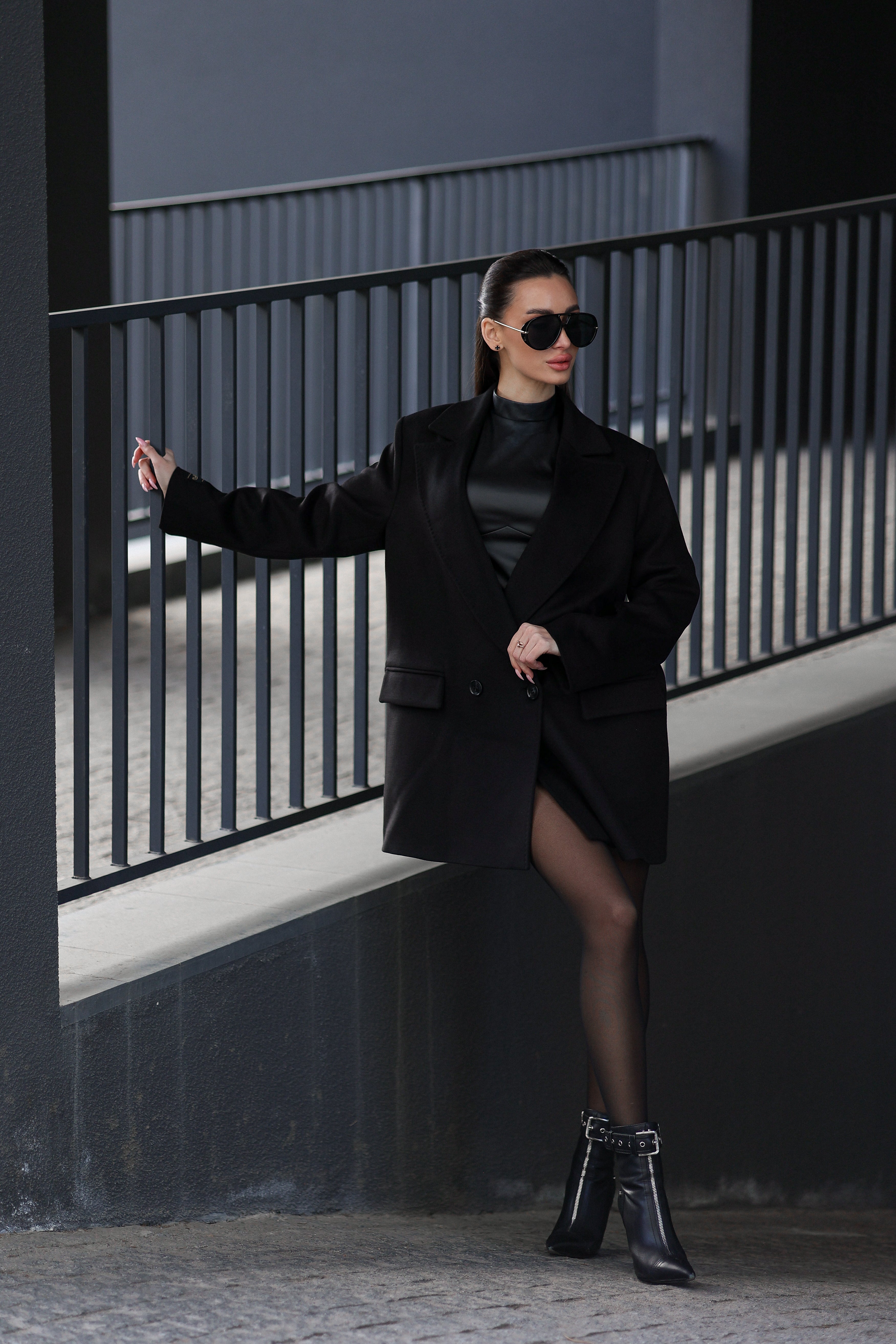 Andie Cashmere Wool Blend Blazer in Black