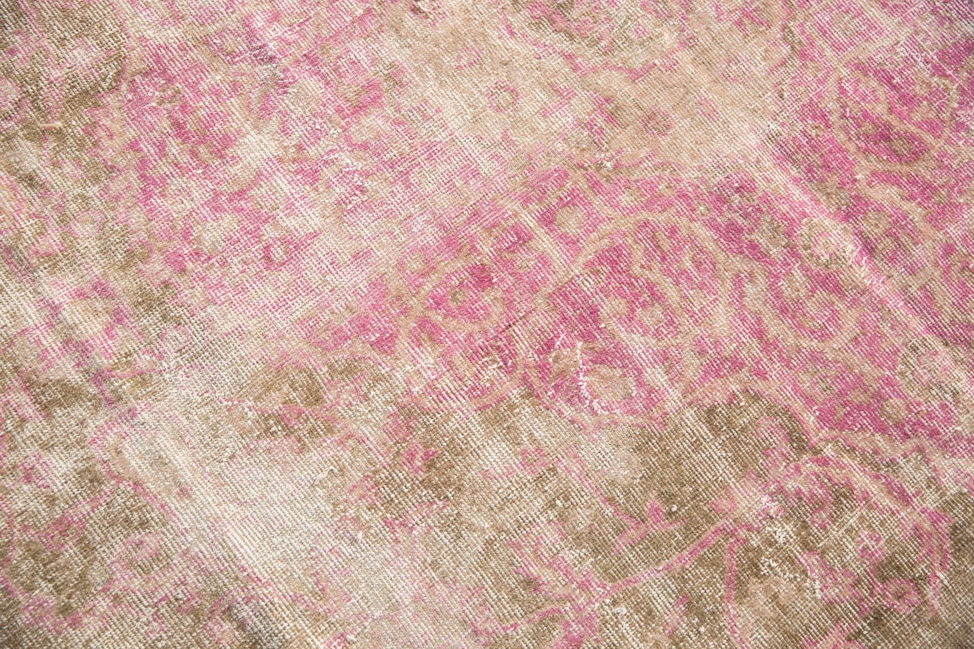 9.5x12.5 Vintage Distressed Sivas Carpet