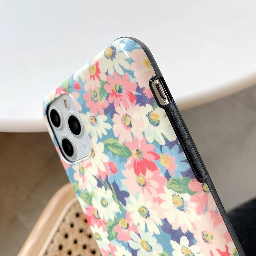 Retro Daisy Phone Case