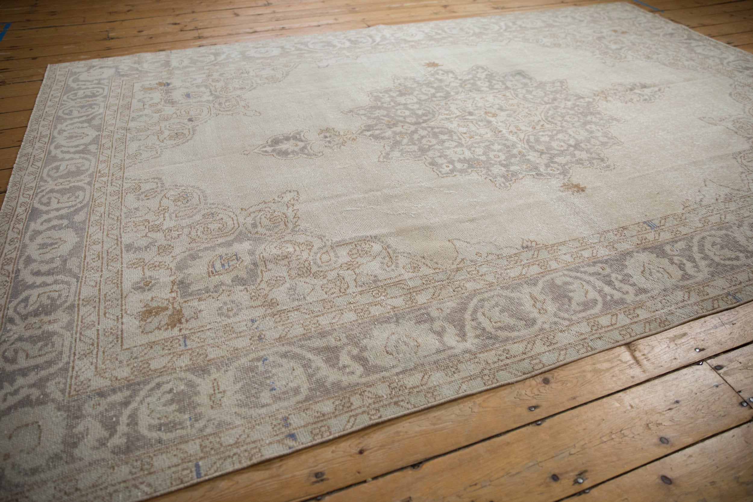 6.5x10 Vintage Distressed Sparta Carpet