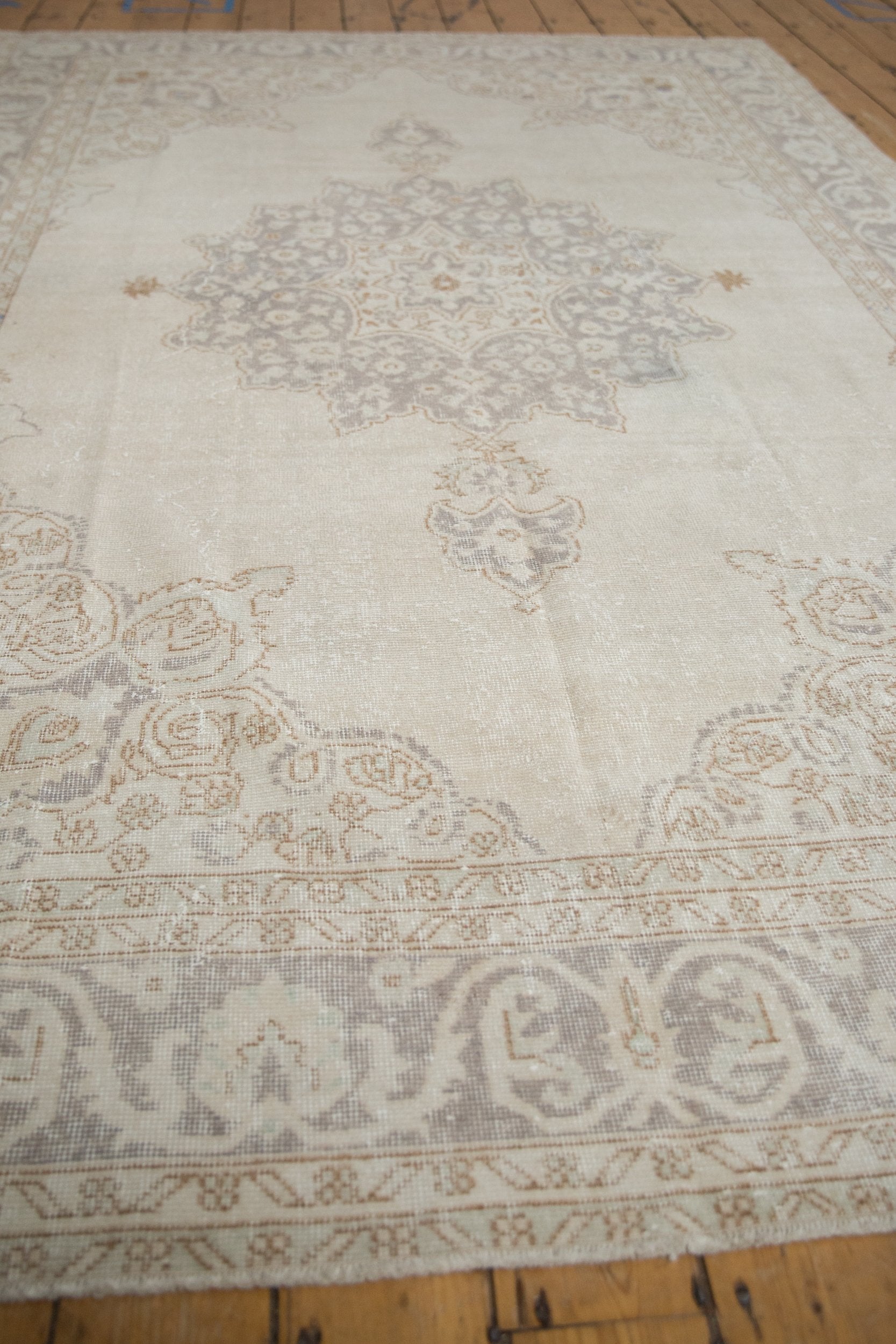 6.5x10 Vintage Distressed Sparta Carpet