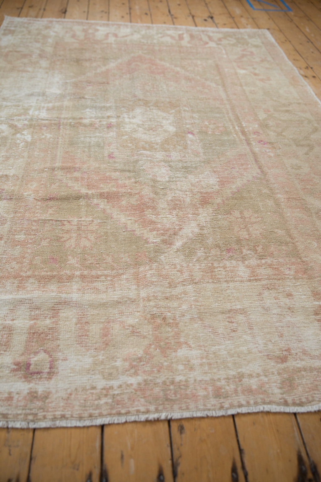 5.5x8.5 Vintage Distressed Oushak Carpet