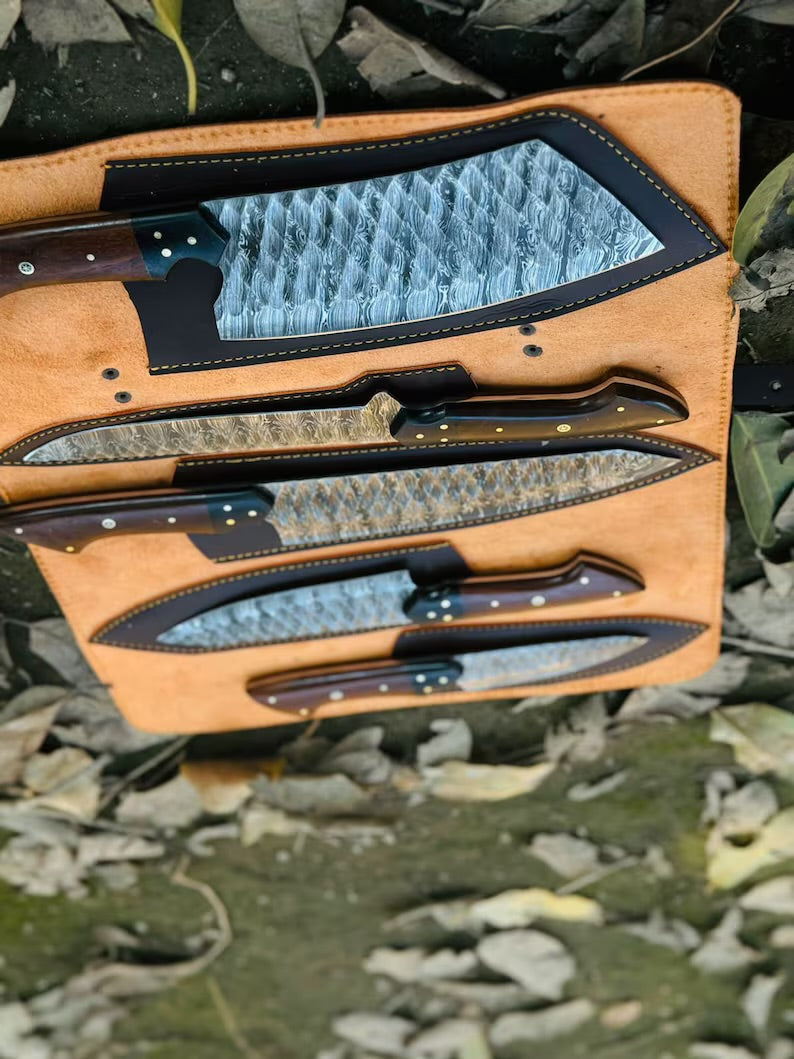 Premium Damascus Steel Knife Sets - Hand Forged, Rosewood & Buffalo Horn Handles