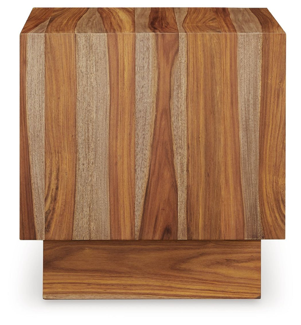 Dressonni - Square End Table - Brown