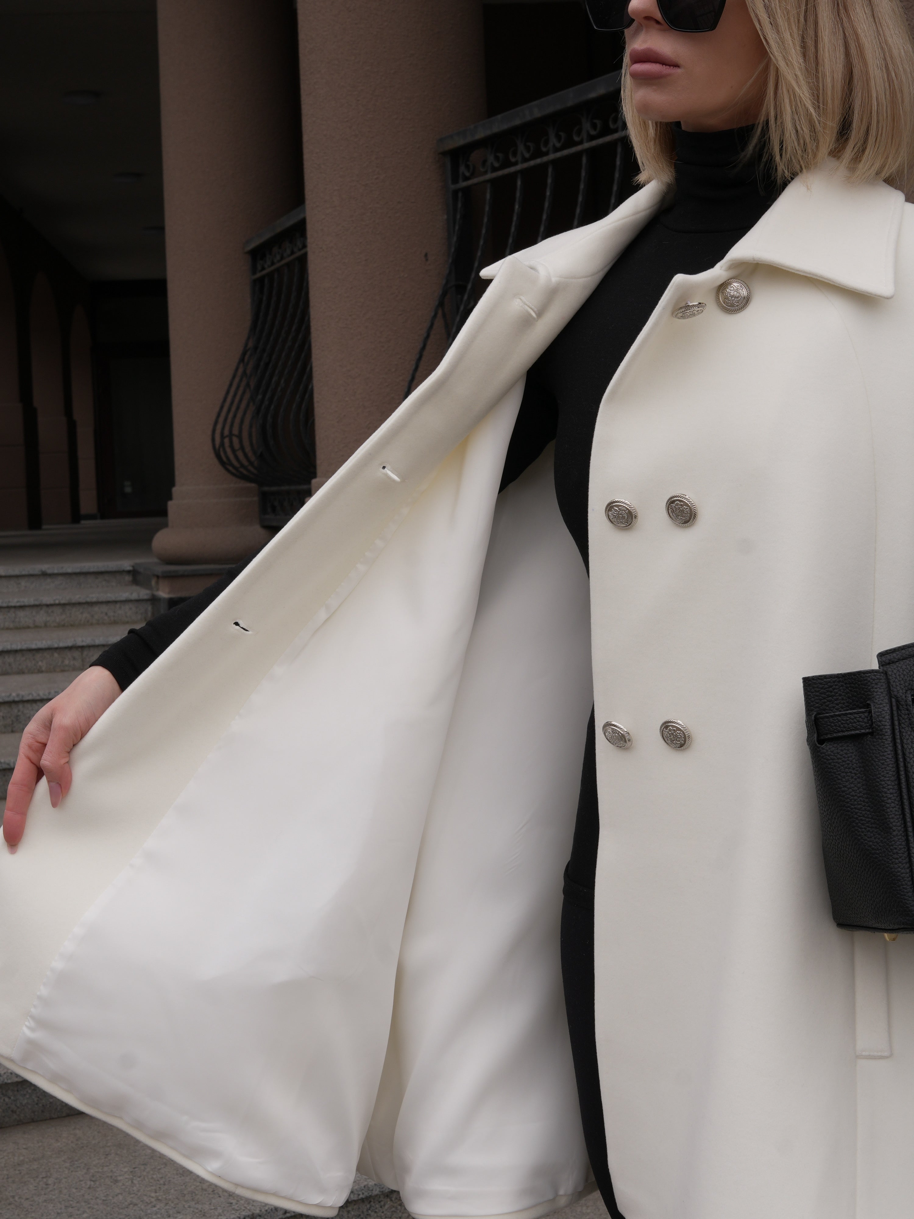 Paris Cashmere Bland Cape in Ivory
