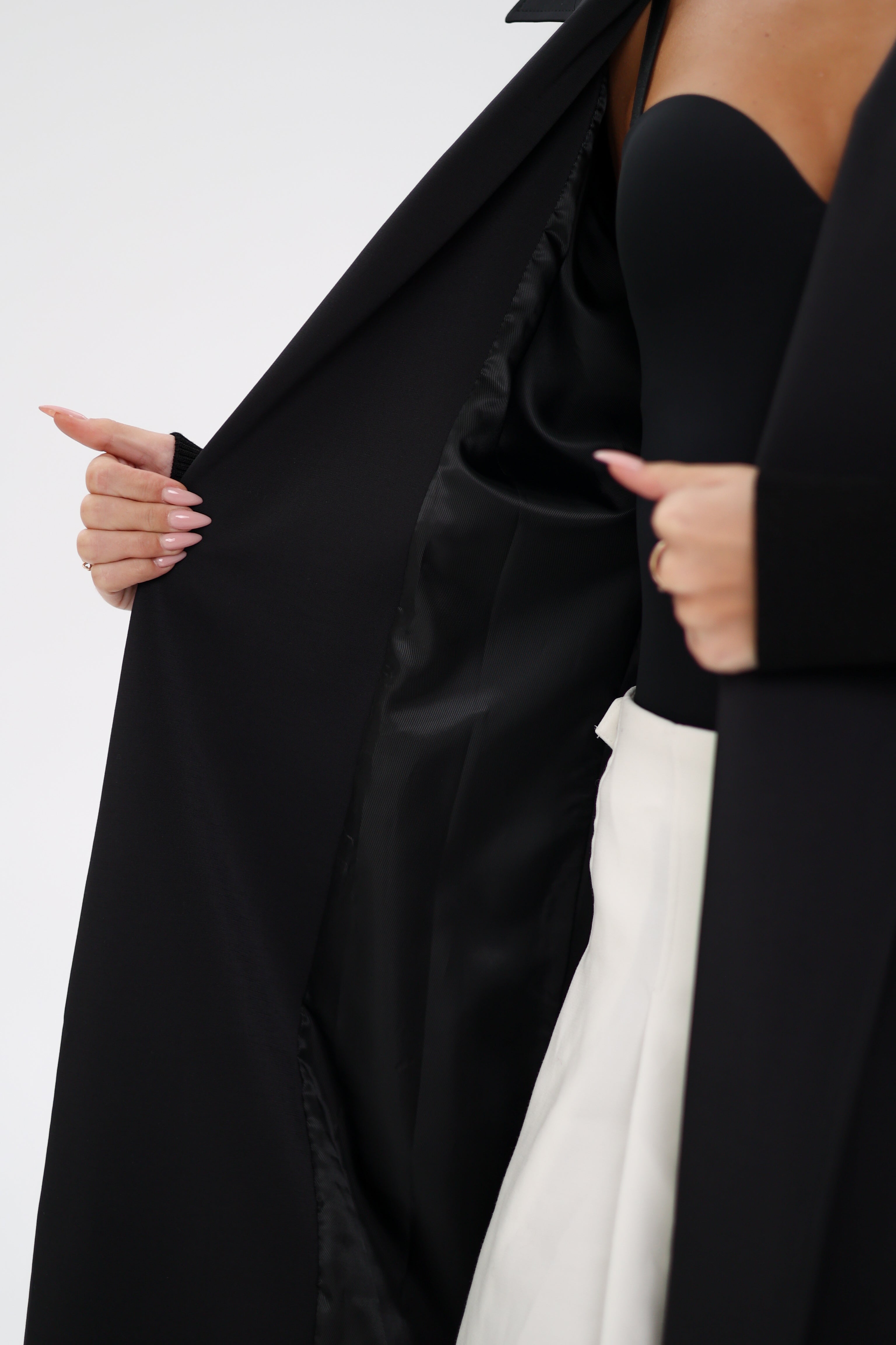 Miru Trench Coat in Black