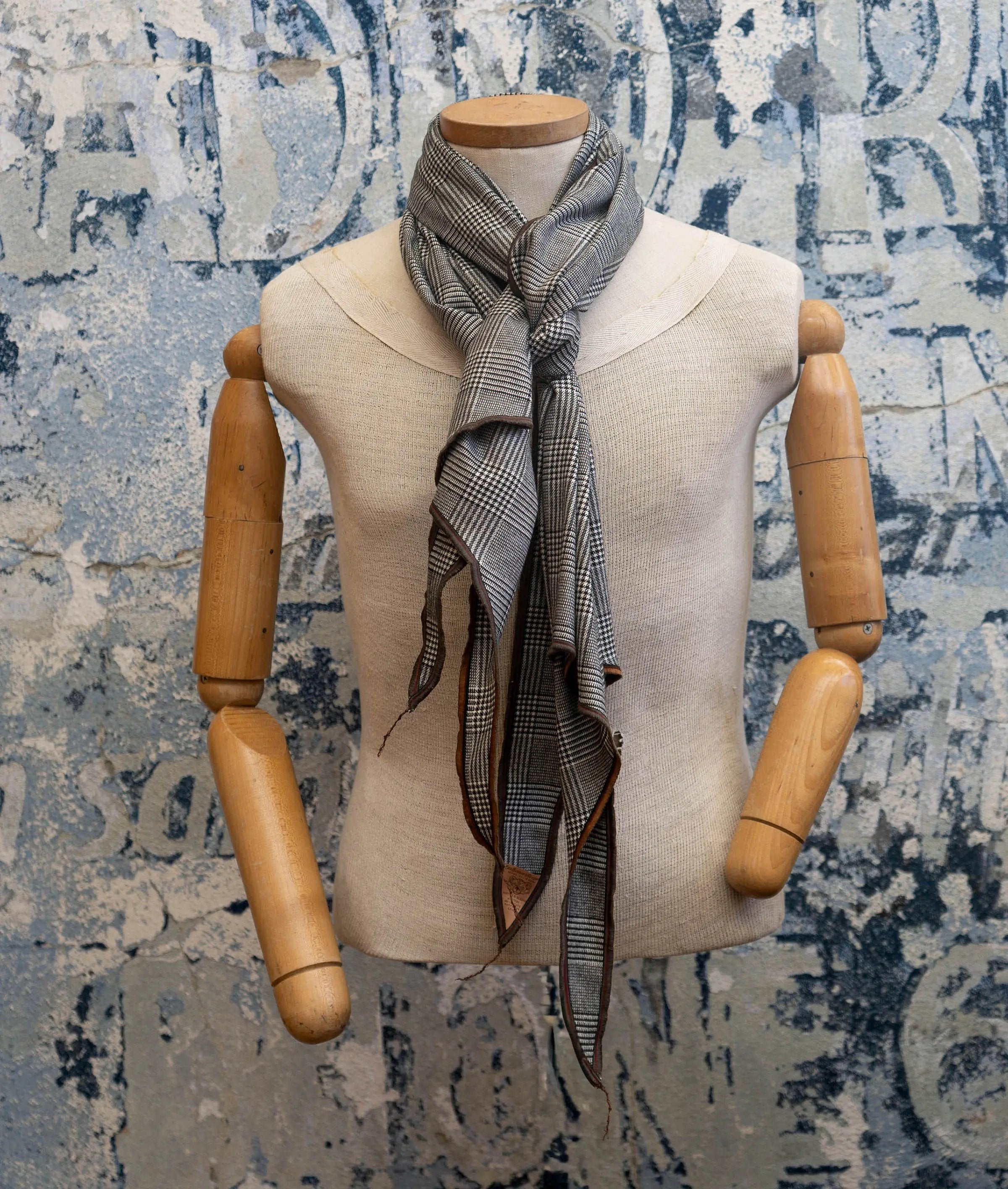 Checkmate Houndstooth Scarf