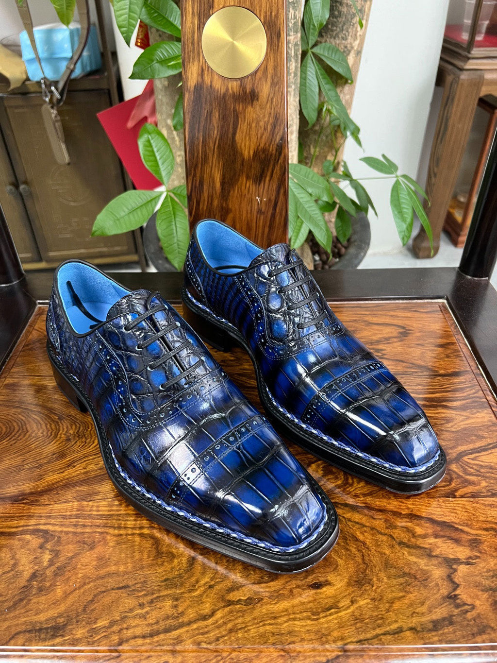 Style: Connoisseur-Blue
