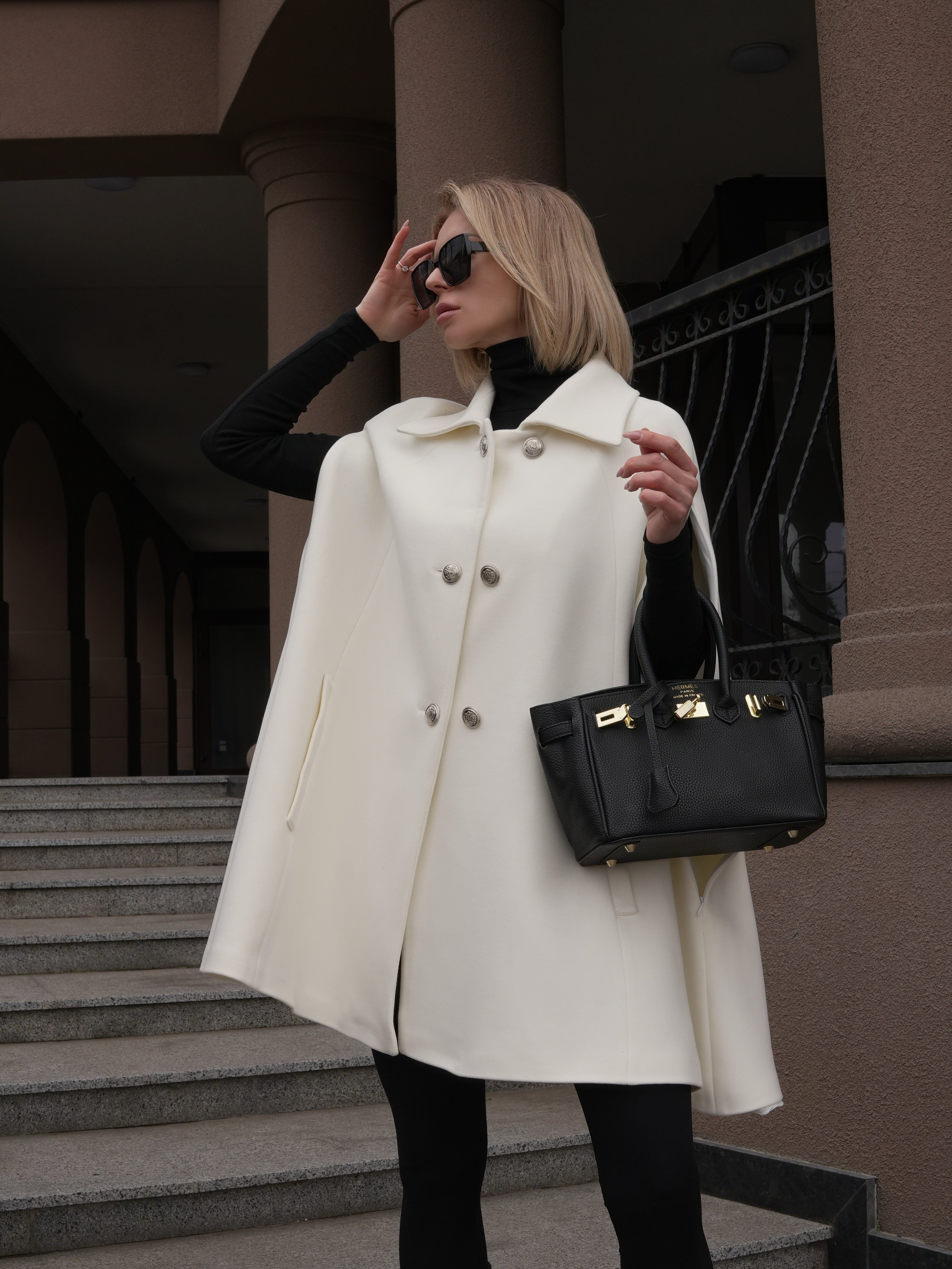 Paris Cashmere Bland Cape in Ivory