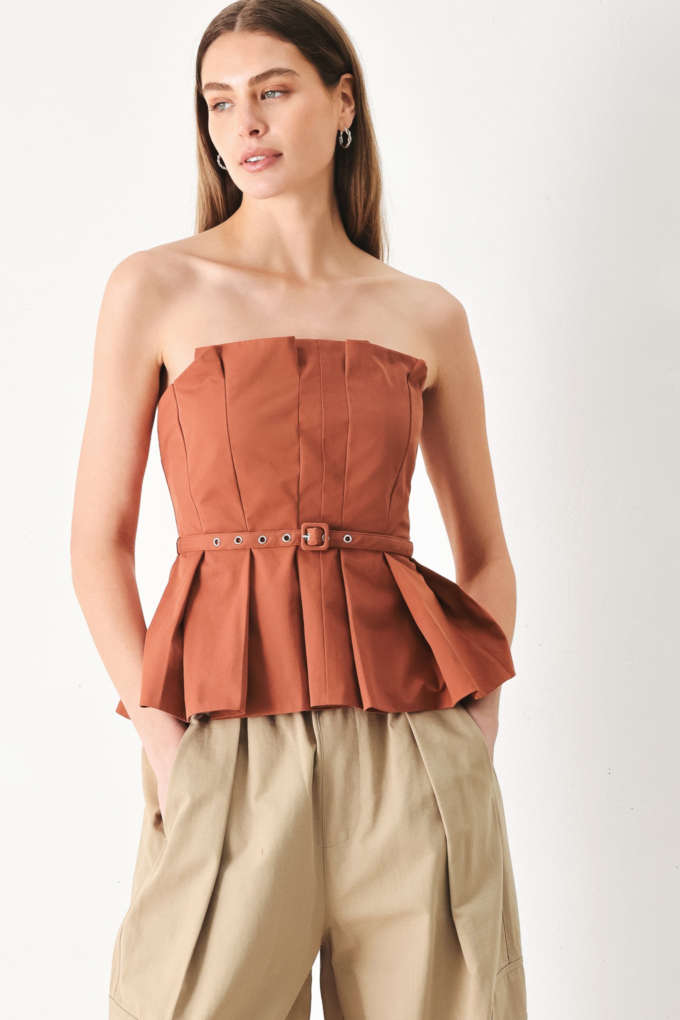 PURE FRAME WOVEN TUBE TOP