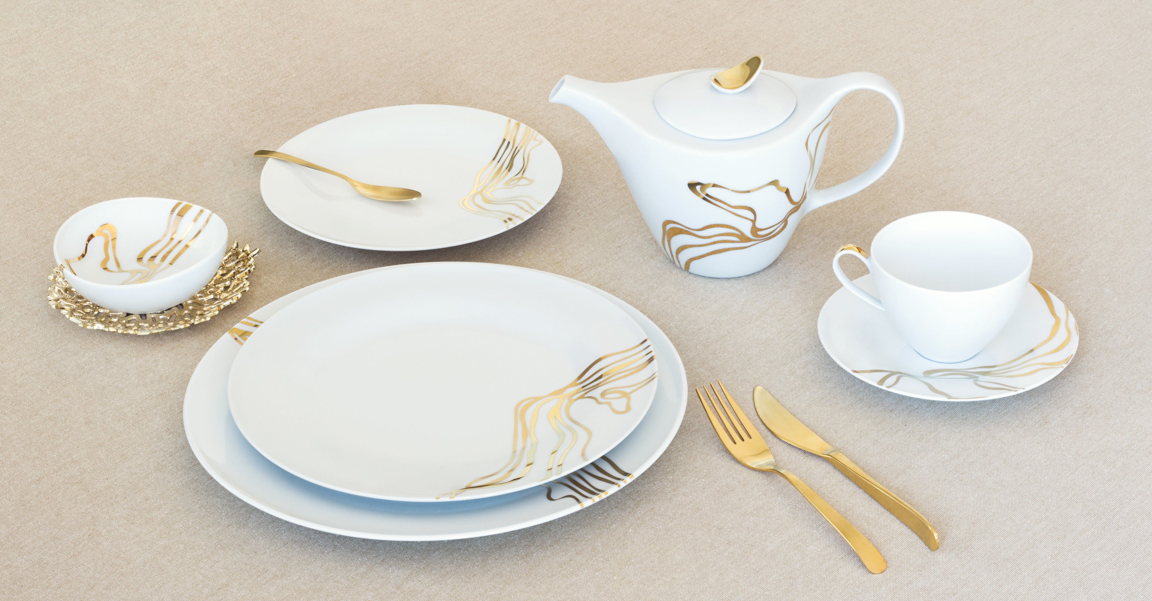 Fiume D'Oro 24-piece Dinner Setting
