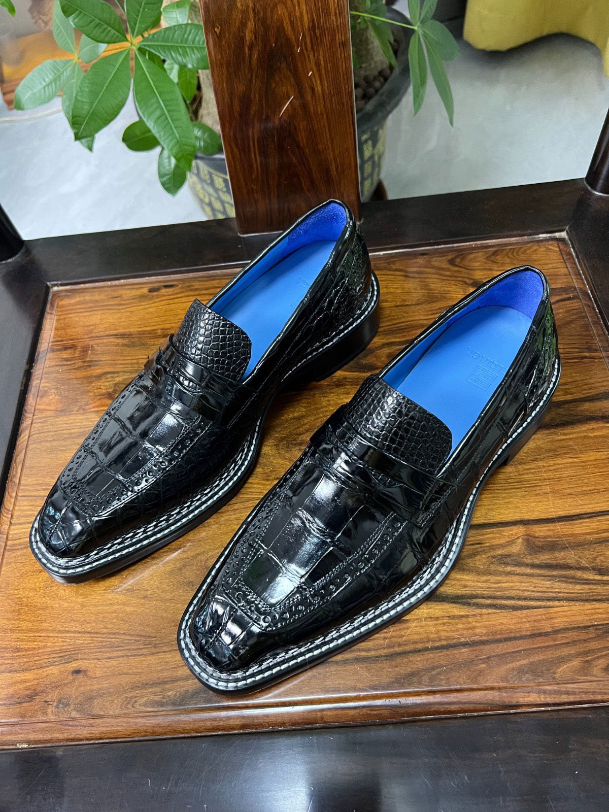 Style: Fort Worth-Black