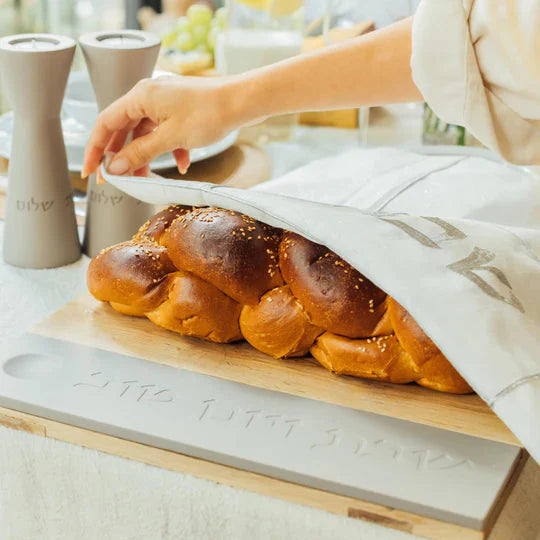 Shabbat challah tray made of high-quality wood with concrete base and knife – Board & Blade series