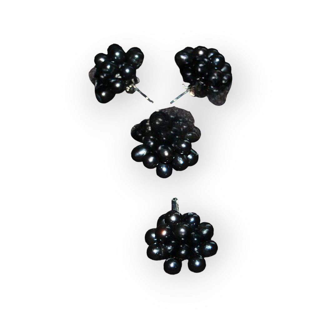 Deep Blue Pearl Earing Set (Black Pearl)