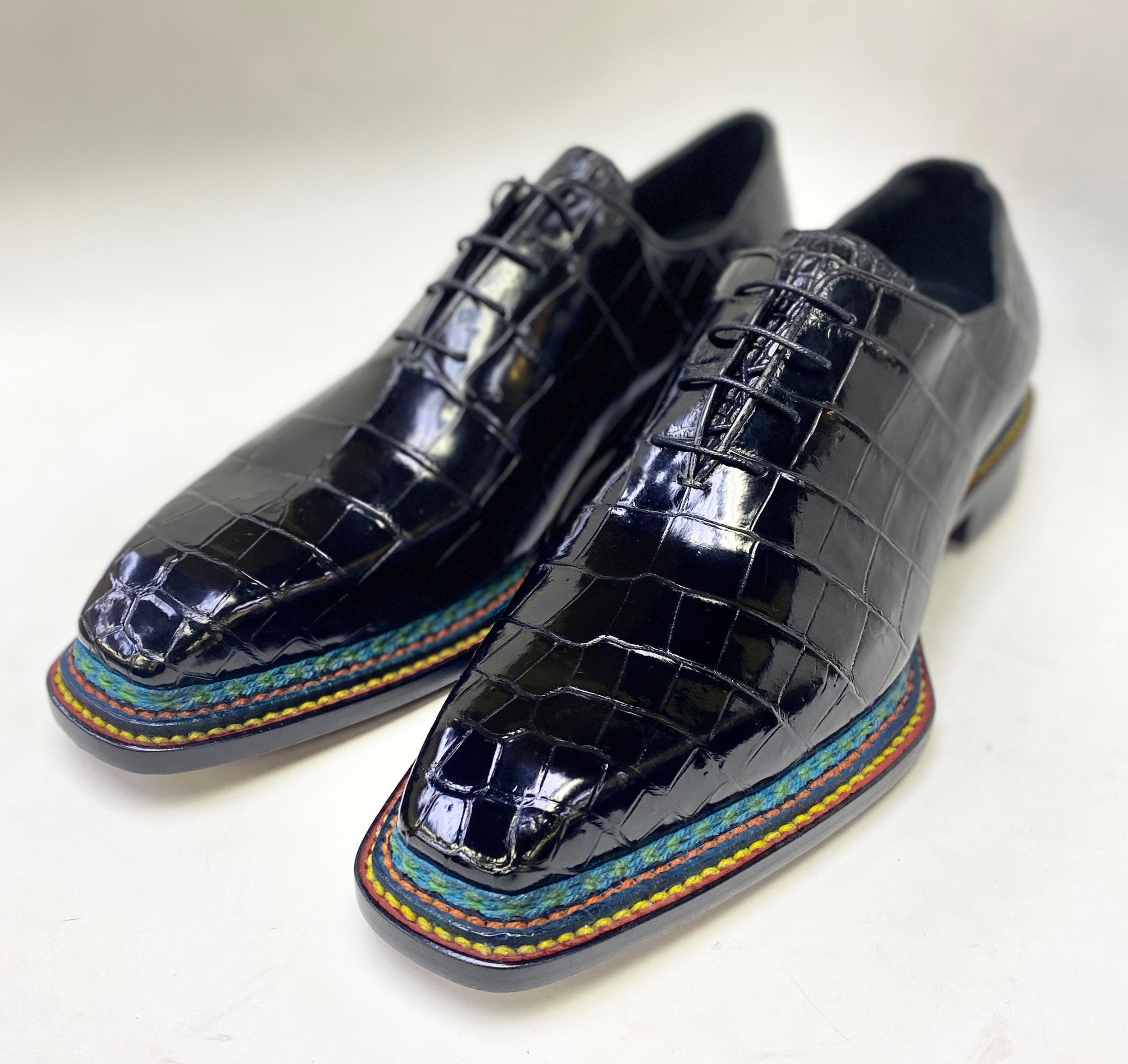 Style: Ghost-Black