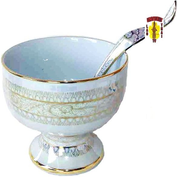 Gold Trim Deep Tureen w spoon