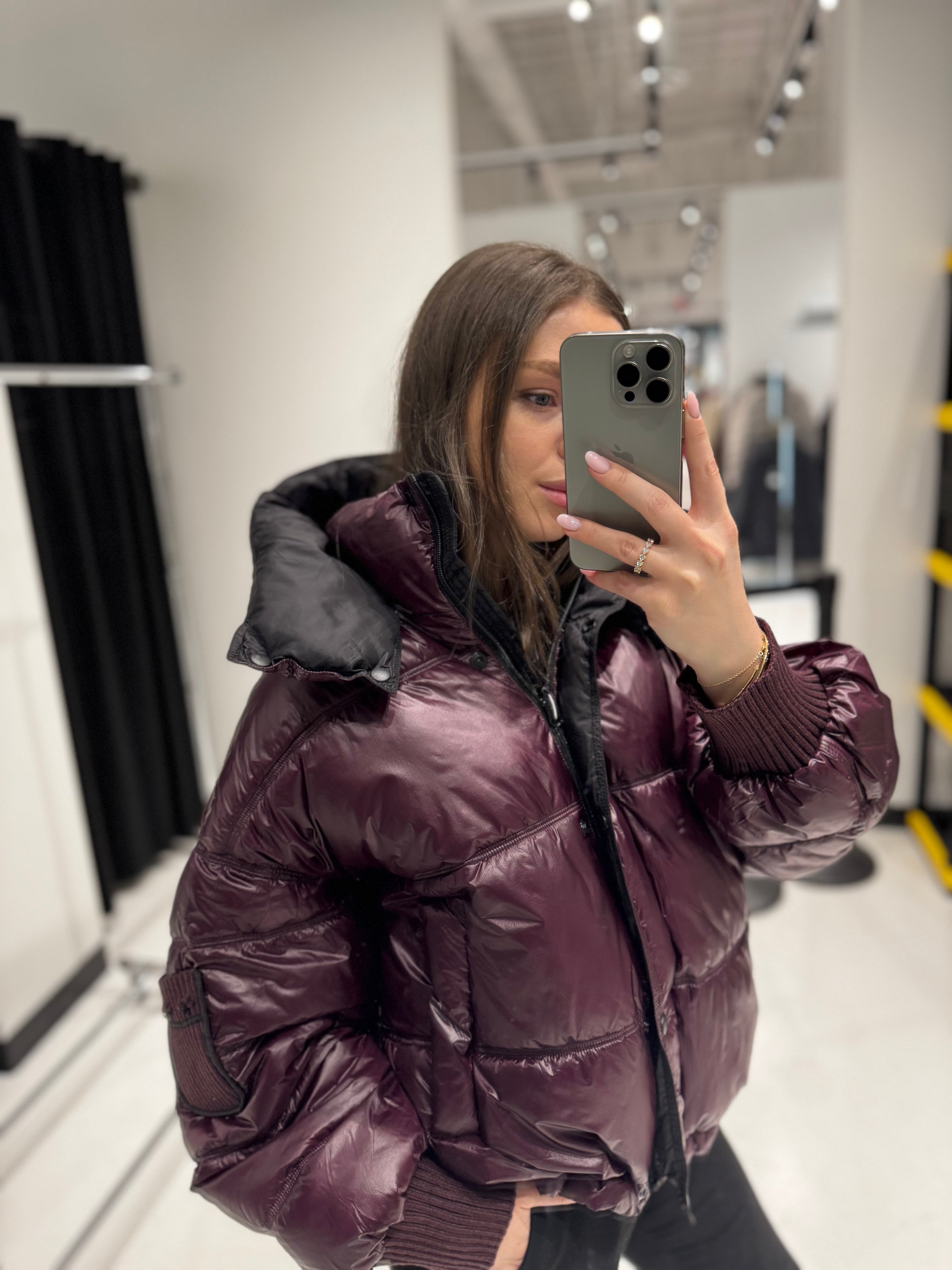 ⇆ Reversible Hooded Bio-Down Jacket in Burgundy/Black