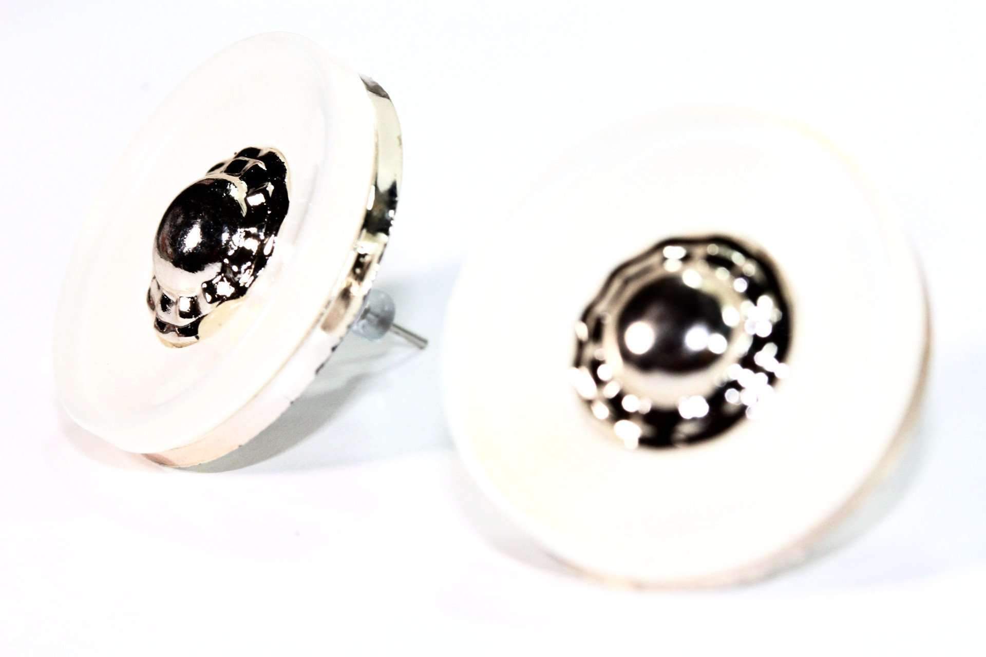 Goldtone Off White Acrylic Button Stud Earrings 1 Inch