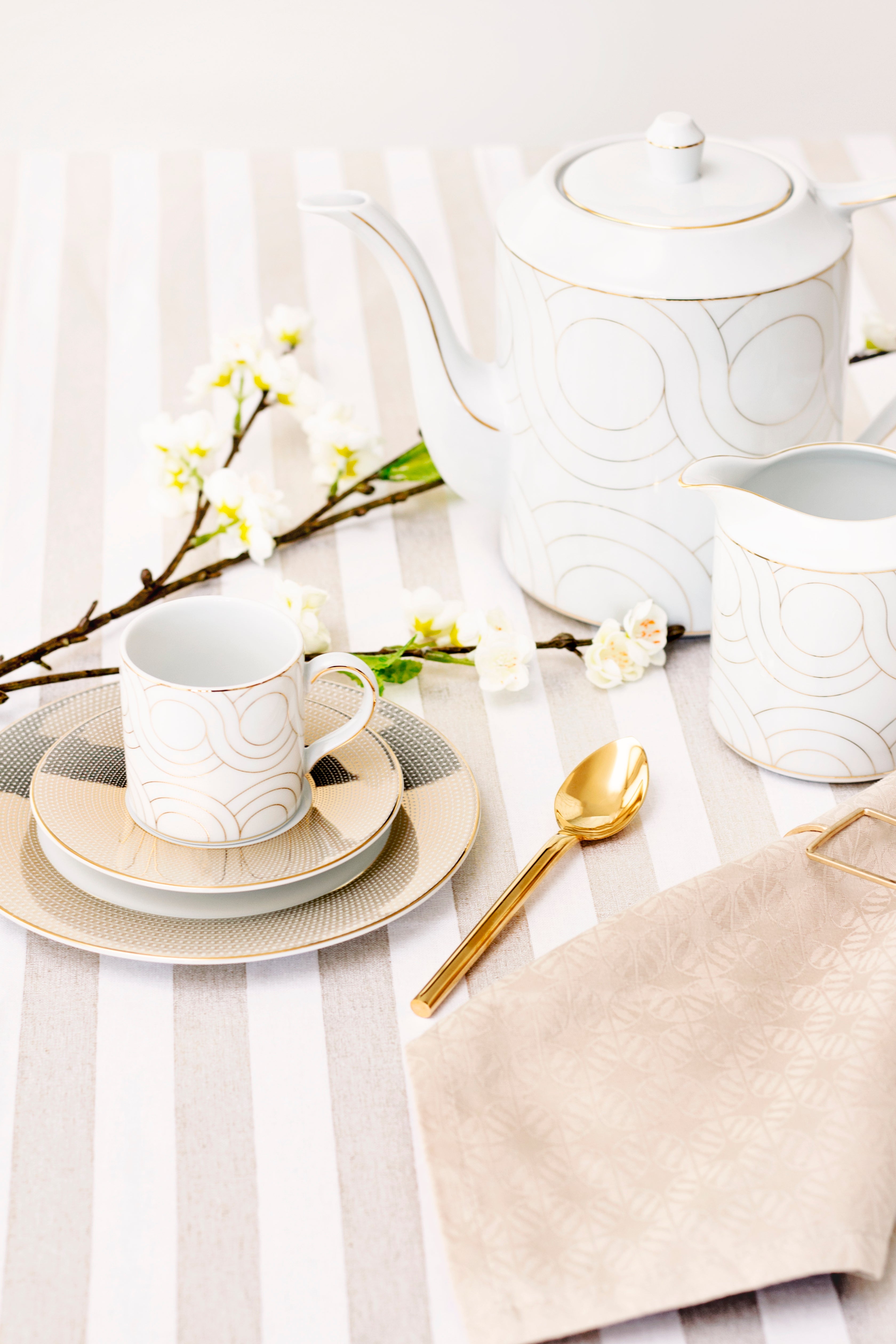 Infinity Tea Pot