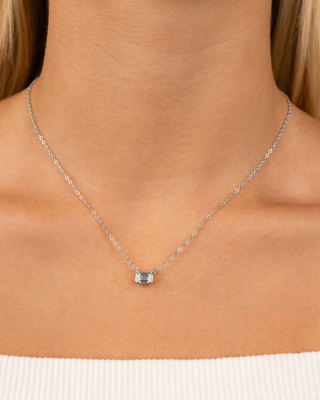 Sterling Silver Emerald Bezel Set Pendant