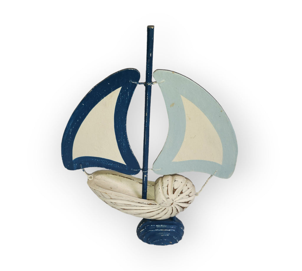 Table Top Sea Décor Theme Wood and Seashell Boat