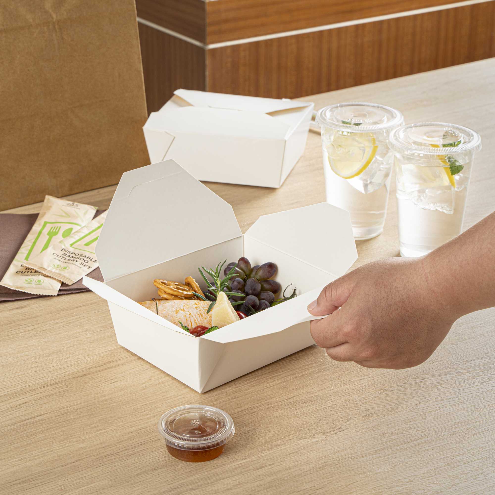 Bio Tek 45 oz Rectangle White Paper #8 Bio Box Take Out Container - 6 3/4" x 5 1/2" x 2 1/2" - 200 count box