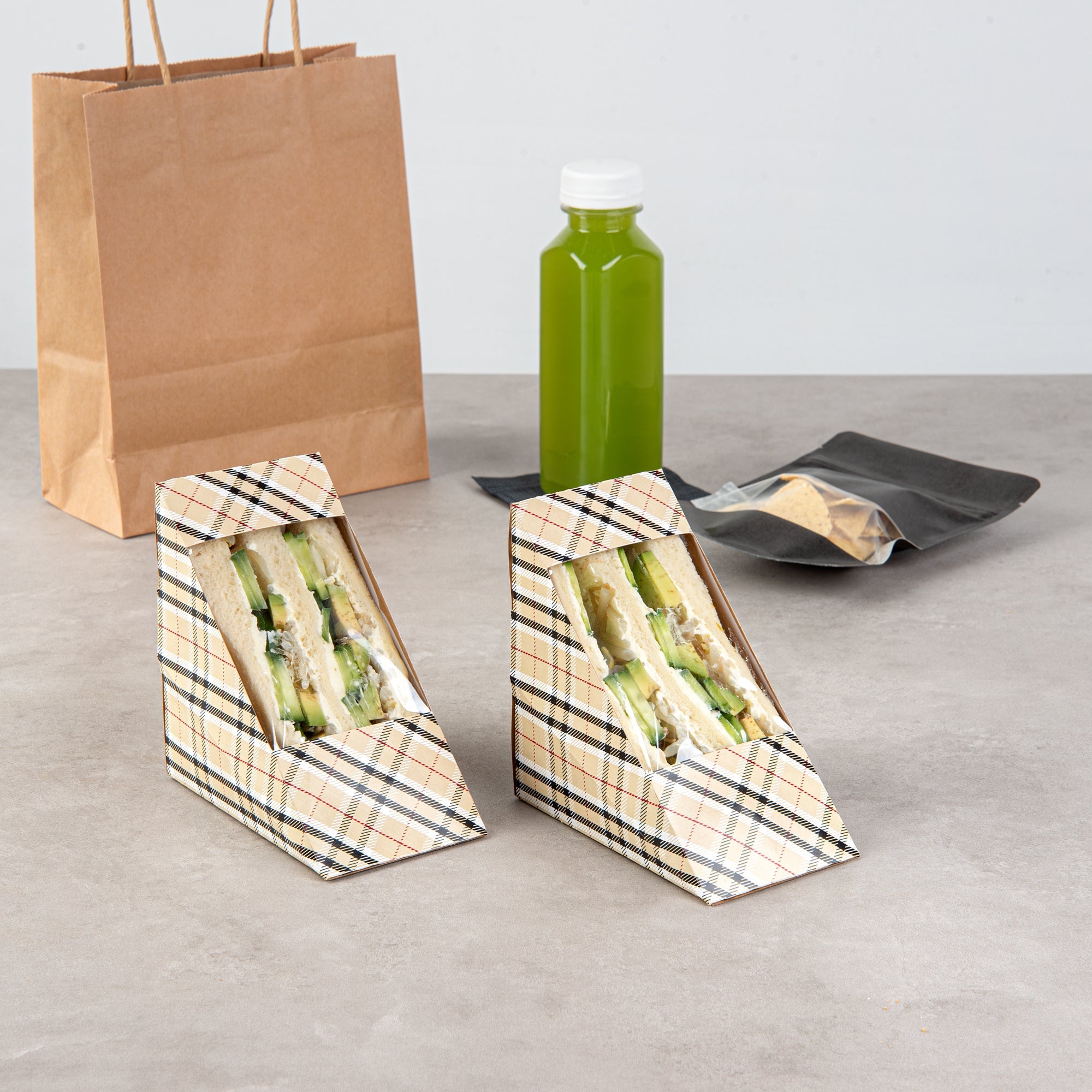 Cafe Vision Triangle Plaid Paper Medium Sandwich Box - 4 3/4" x 4 3/4" x 2 3/4" - 200 count box