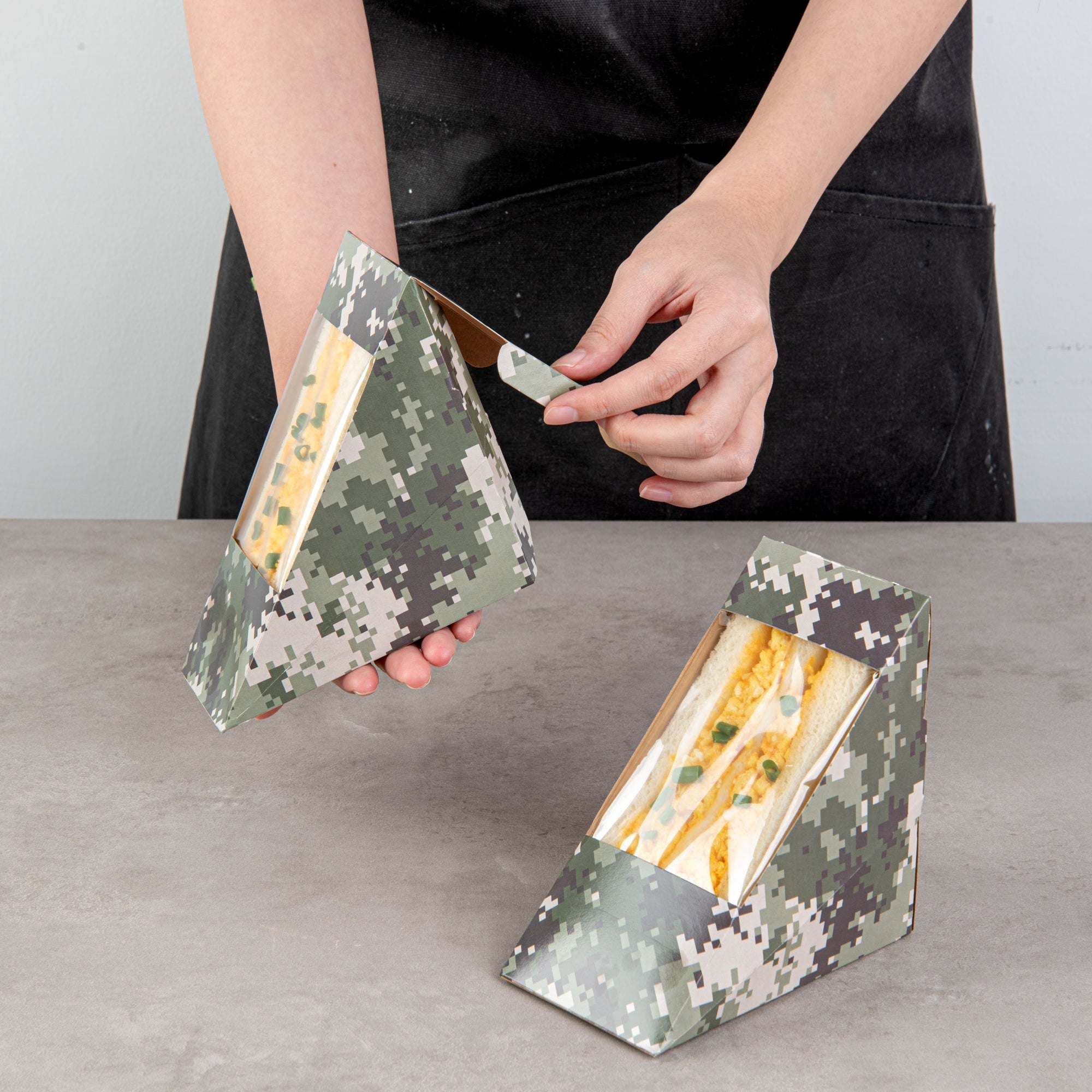 Cafe Vision Triangle Camouflage Paper Medium Sandwich Box - 4 3/4" x 4 3/4" x 2 3/4" - 200 count box