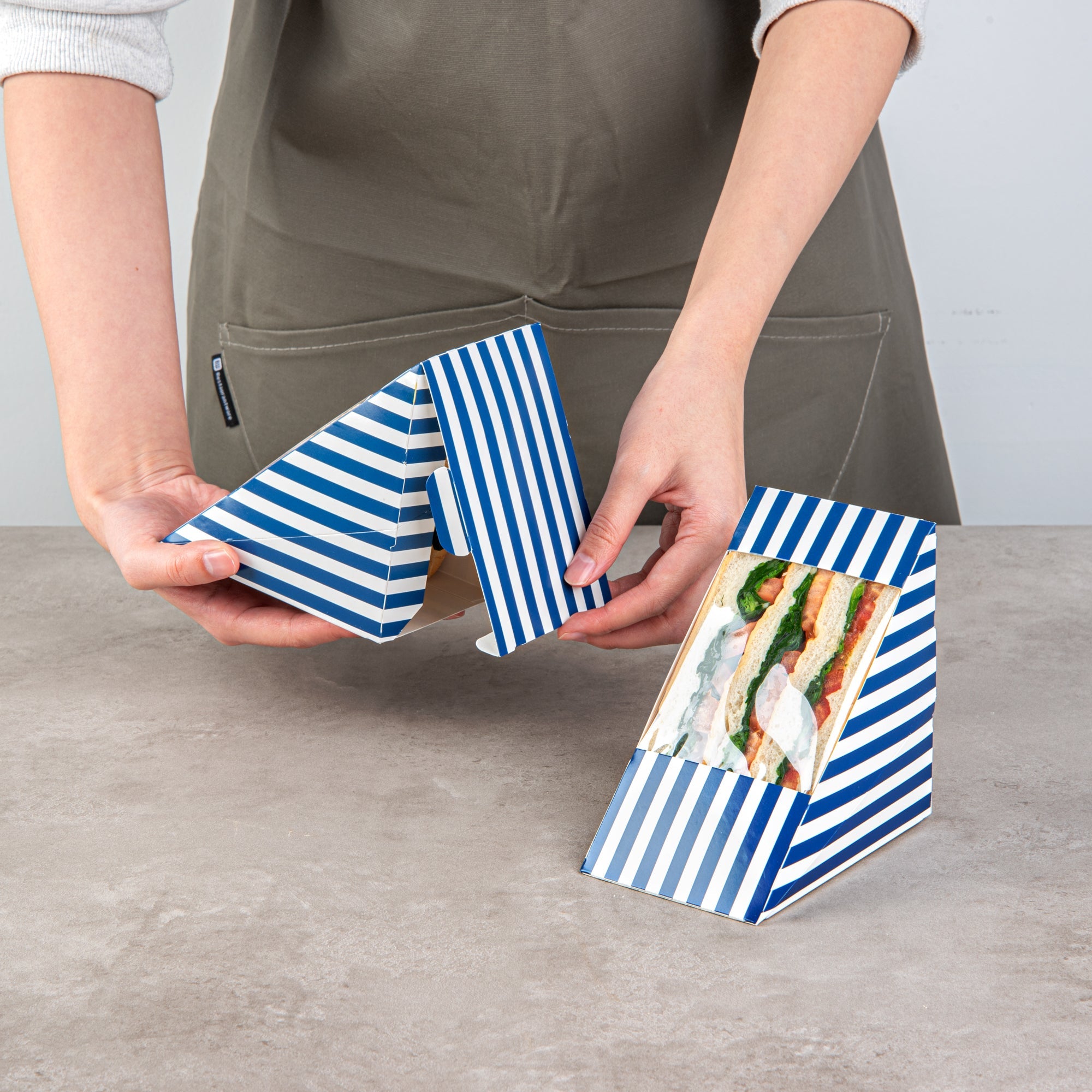 Cafe Vision Triangle Blue and White Stripe Paper Large Sandwich Box - 4 3/4" x 4 3/4" x 3 1/4" - 200 count box