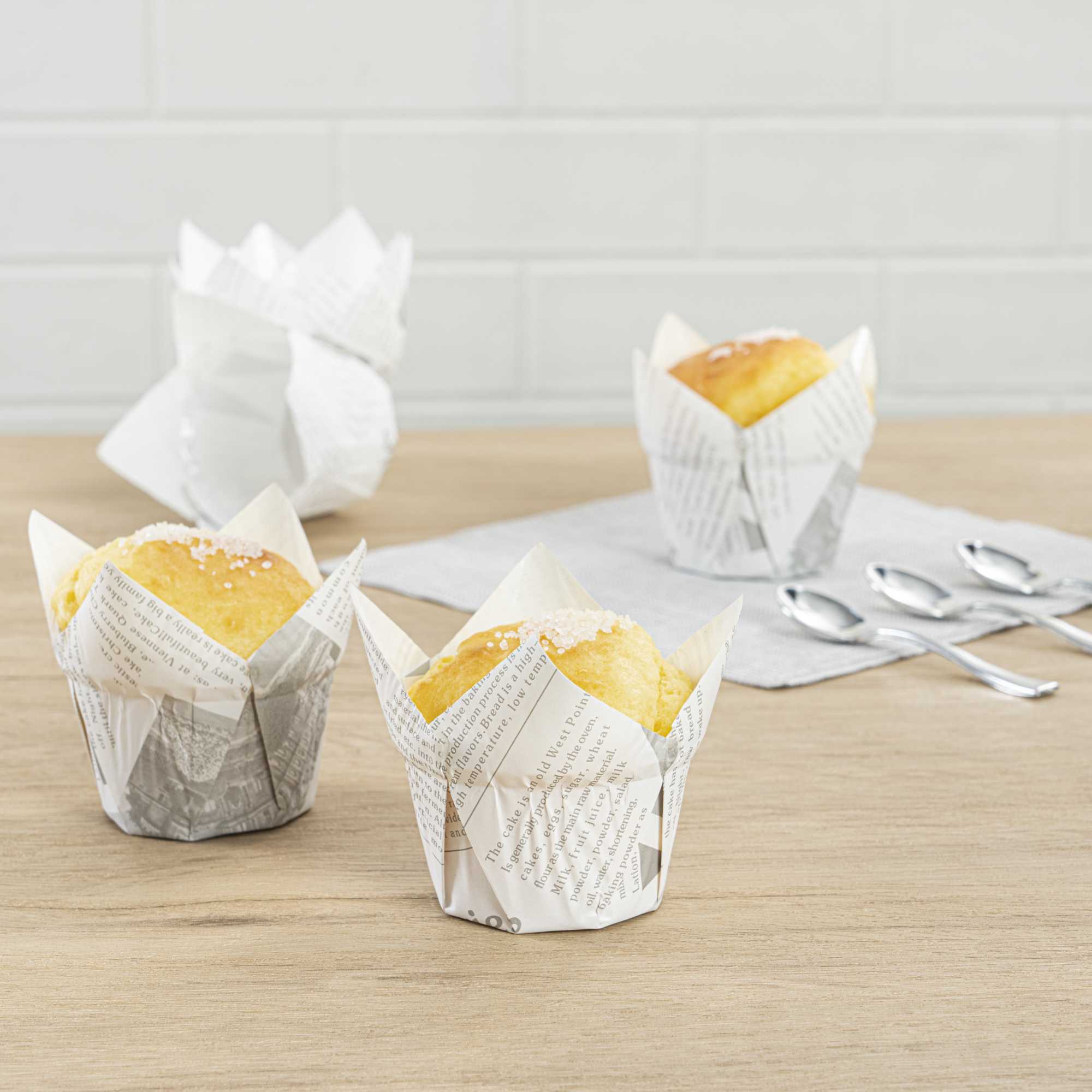 Panificio 1 oz Tulip Newsprint Paper Regular Baking Cup - 3" x 3" x 3 1/2" - 200 count box