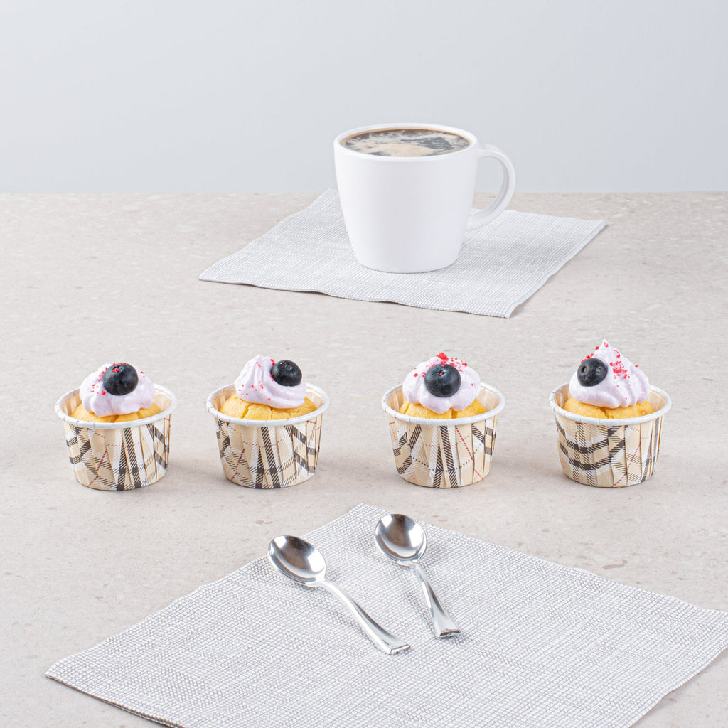 Panificio 2 oz Round Plaid Paper Medium Baking Cup - Pleated - 2 1/4" x 2 1/4" x 1 1/2" - 200 count box