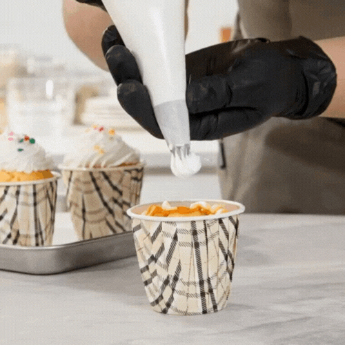 Panificio 4 oz Round Plaid Paper Tall Baking Cup - Pleated - 3" x 3" x 2 3/4" - 200 count box