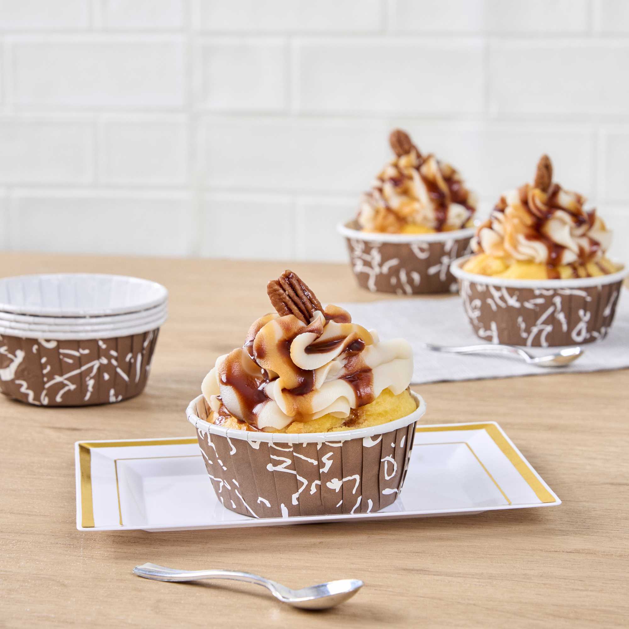 Panificio 5 oz Round Chocolate Wisp Paper Large Baking Cup - Pleated - 3 3/4" x 3 3/4" x 1 1/2" - 200 count box